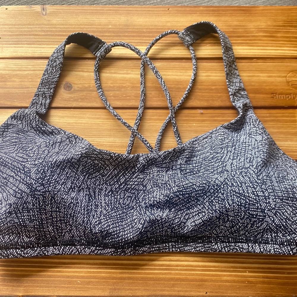 Lululemon • Free to Be Bra • Size 8